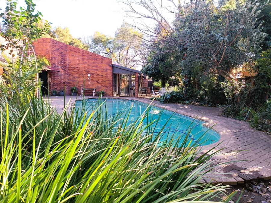 4 Bedroom Property for Sale in Langenhovenpark Free State